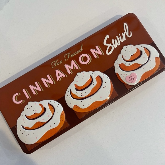 Too Faced Cinnamon Swirl Sweet & Spicy Eye Shadow - Picture 2 of 8